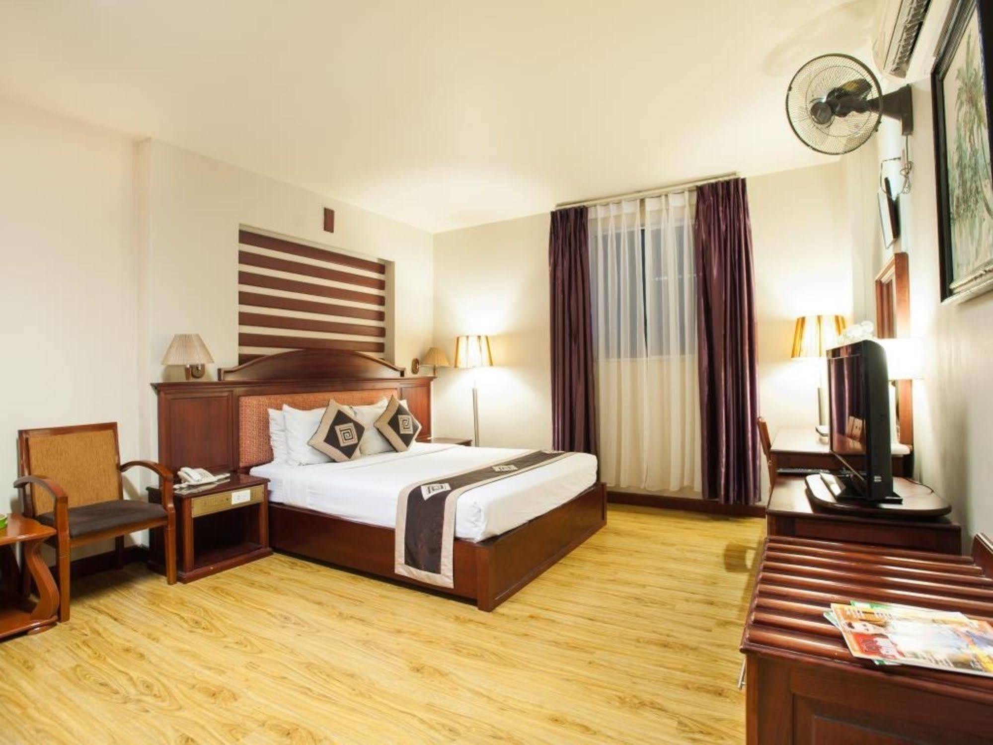 Park View Luxury Khách sạn 3*